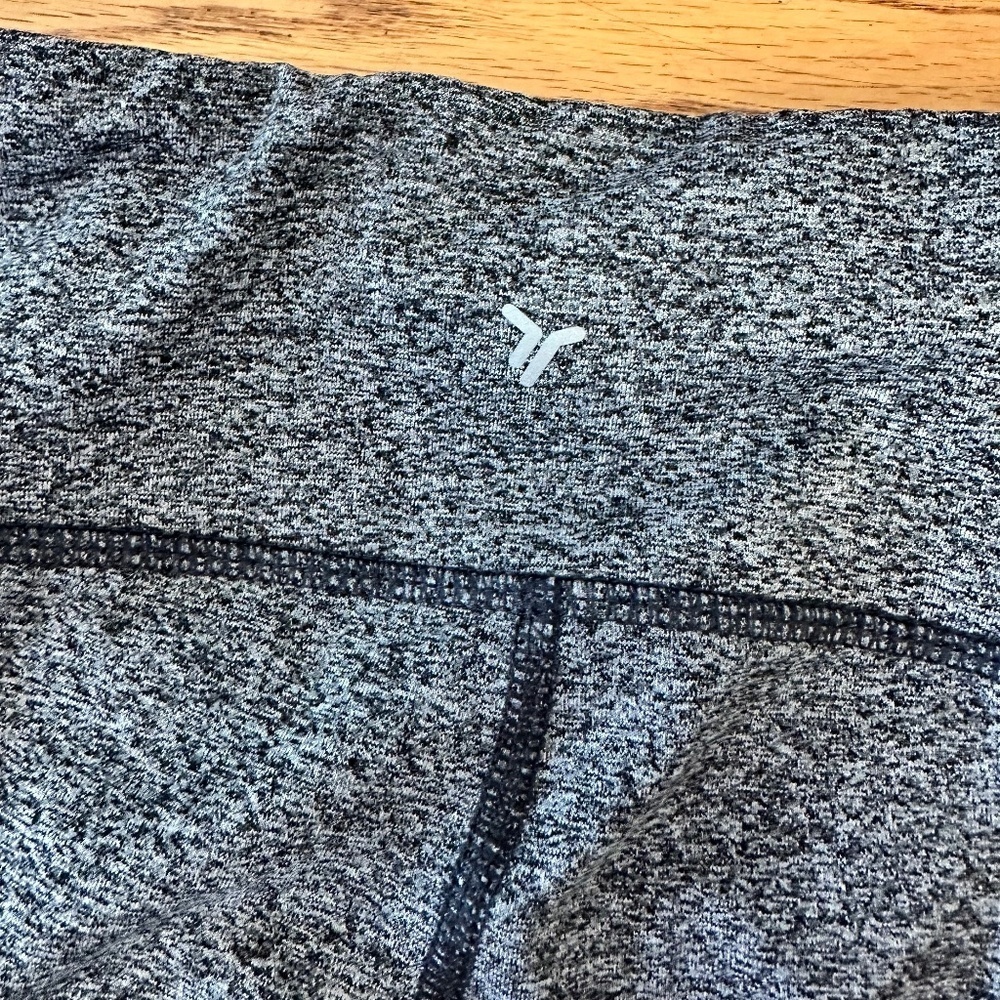 OLD NAVY High-Waisted PowerPress 7/8-Length Leggings (Size S) - Picture 4 of 5